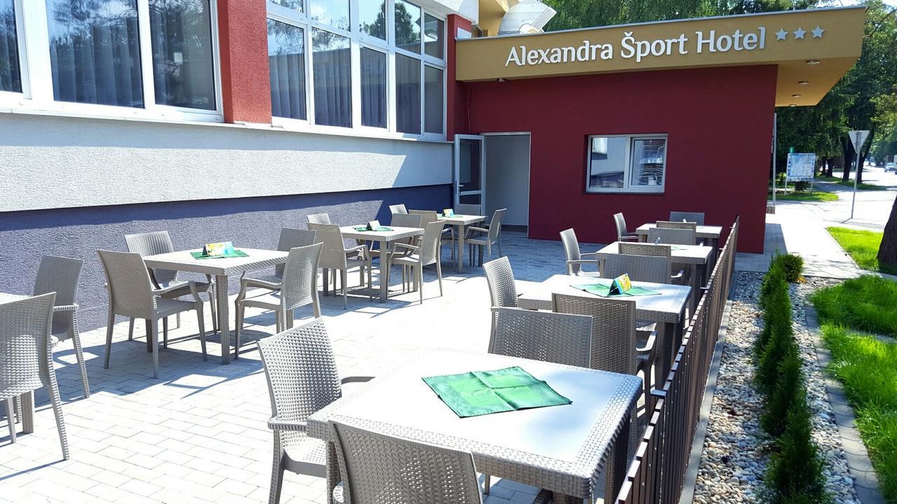 Alexandra Sport Hotel Puchov Exterior photo