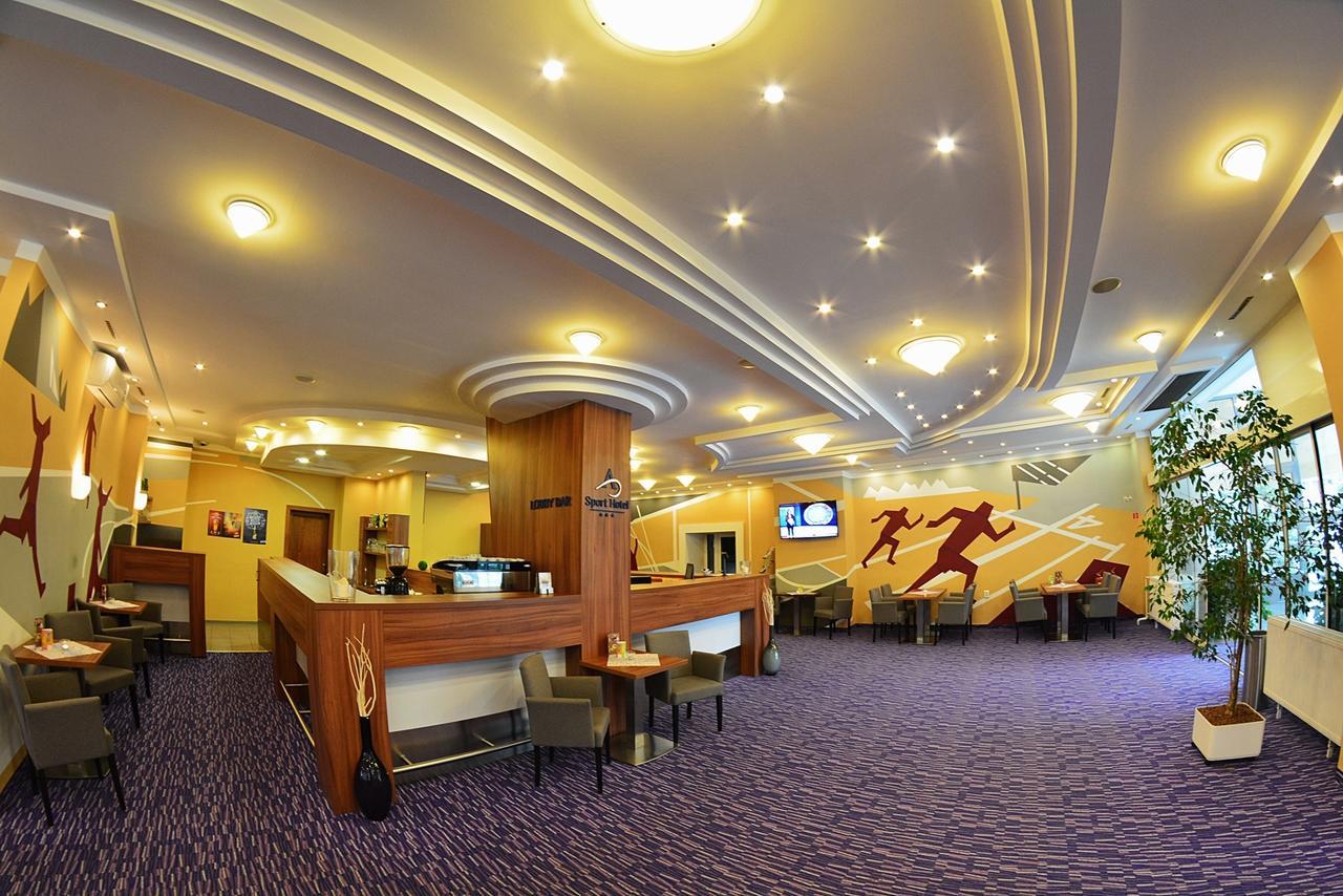 Alexandra Sport Hotel Puchov Exterior photo