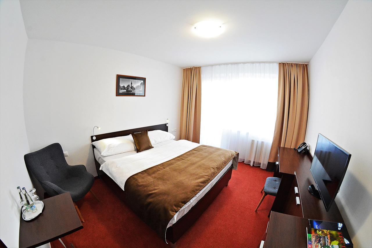 Alexandra Sport Hotel Puchov Exterior photo