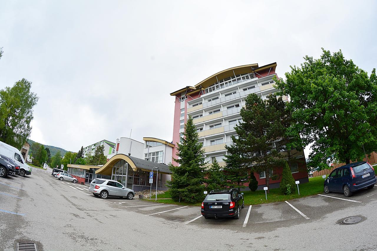 Alexandra Sport Hotel Puchov Exterior photo